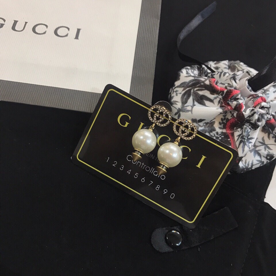 Gucci Pearl Earrings - album image 4