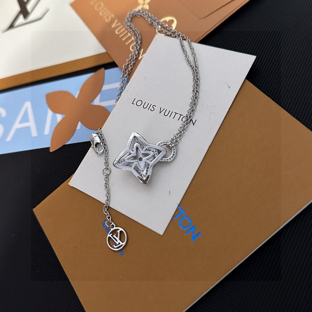 Louis Vuitton Double Flower Pendant Necklace - album image 5