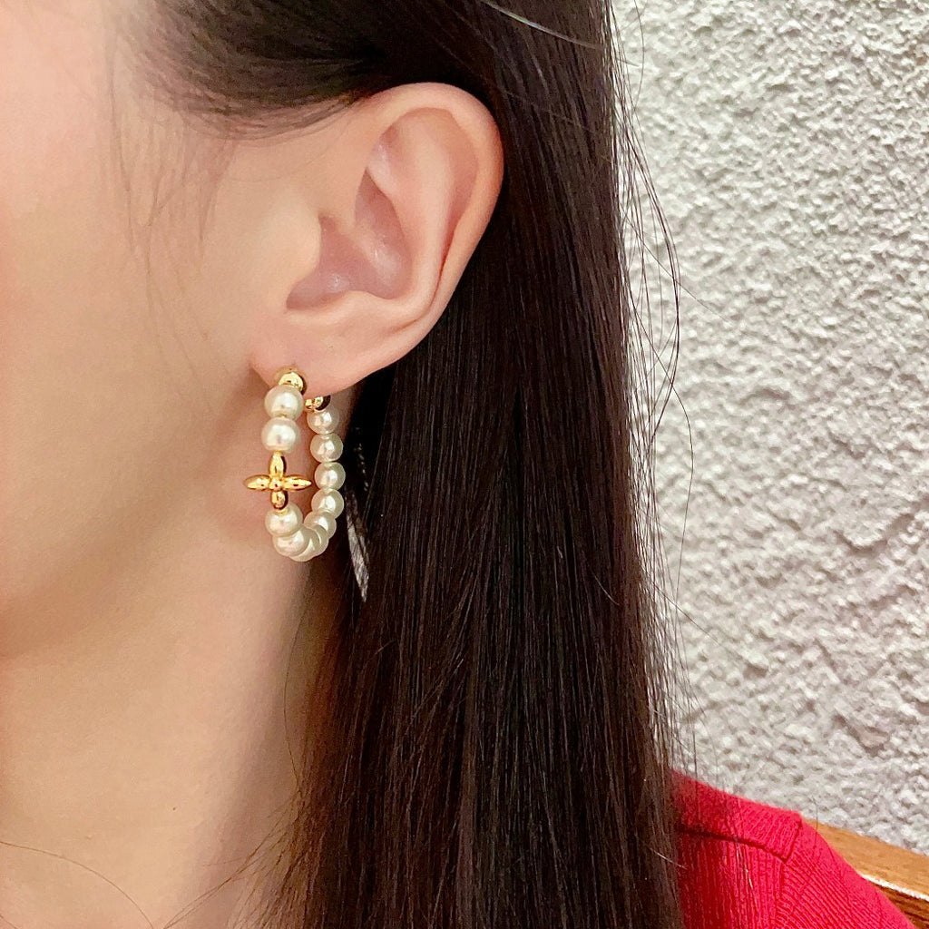 Louis Vuitton Clover LV Letter Earrings - album image 4