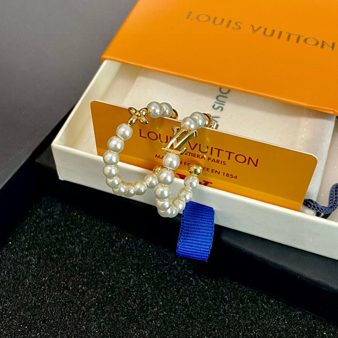 Louis Vuitton Clover LV Letter Earrings - album image 7