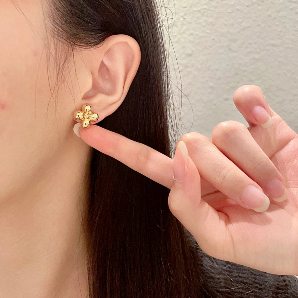 Louis Vuitton Pearl Monogram Stud Earrings - album image 2