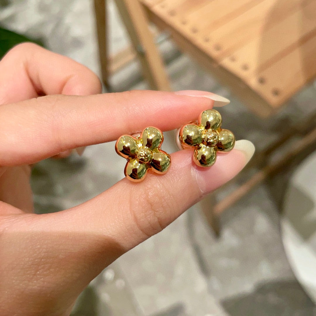 Louis Vuitton Pearl Monogram Stud Earrings - album image 4