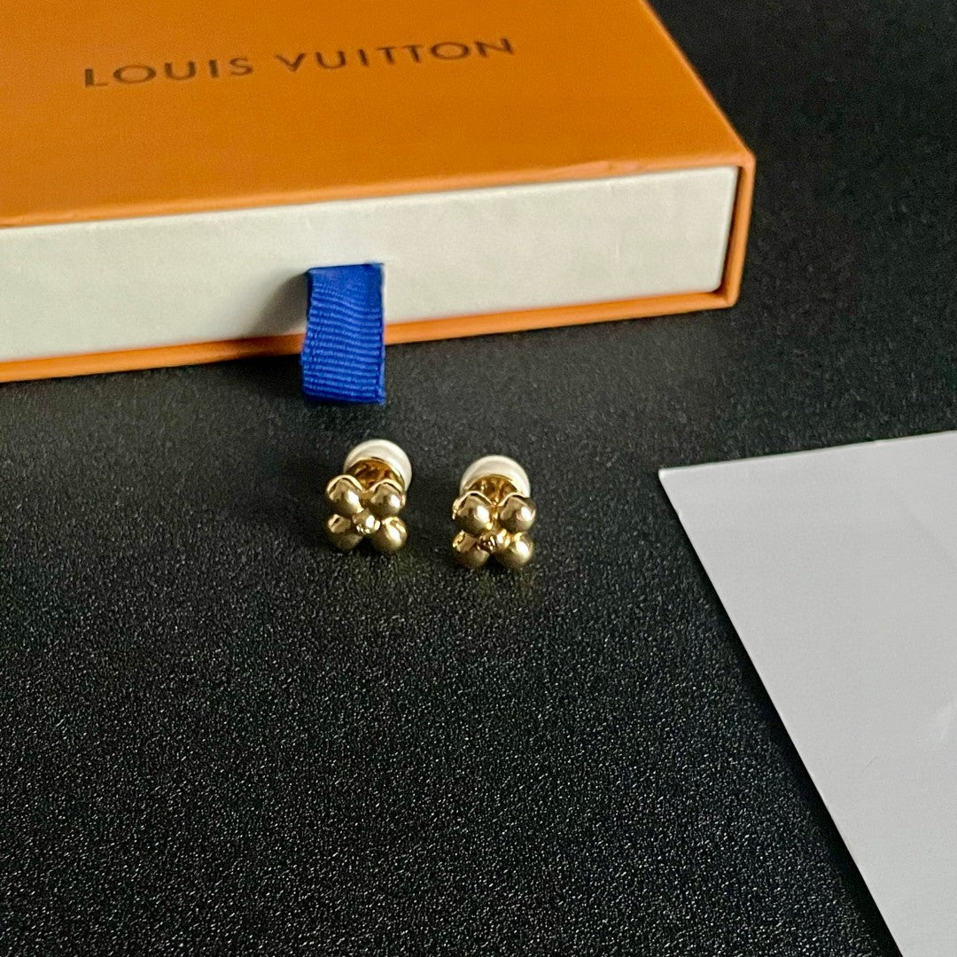 Louis Vuitton Pearl Monogram Stud Earrings - album image 10