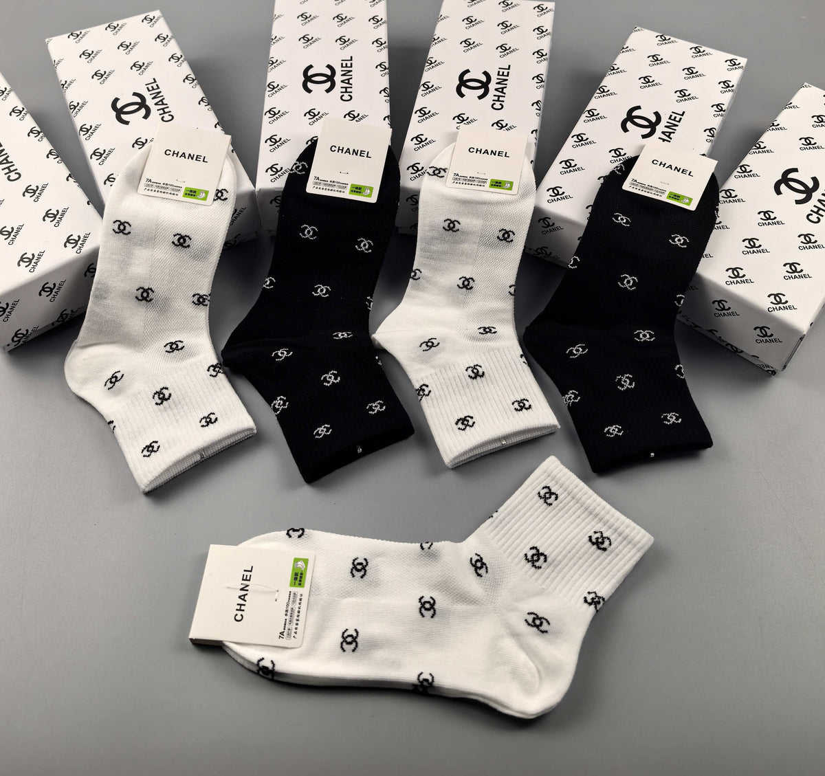 Chanel repeated small emblem crew socks - view 5