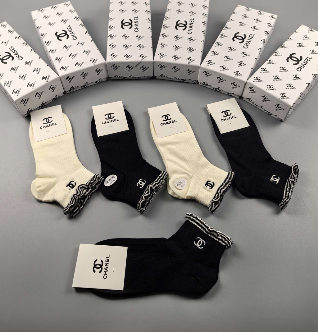 Chanel ruffled contrast cuff ankle socks - view 5