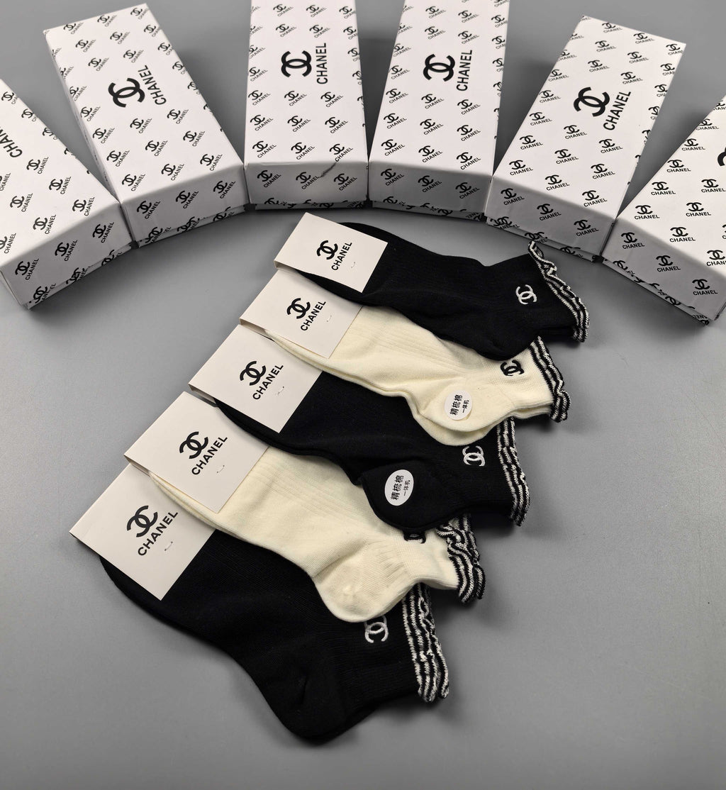 Chanel ruffled contrast cuff ankle socks - view 2