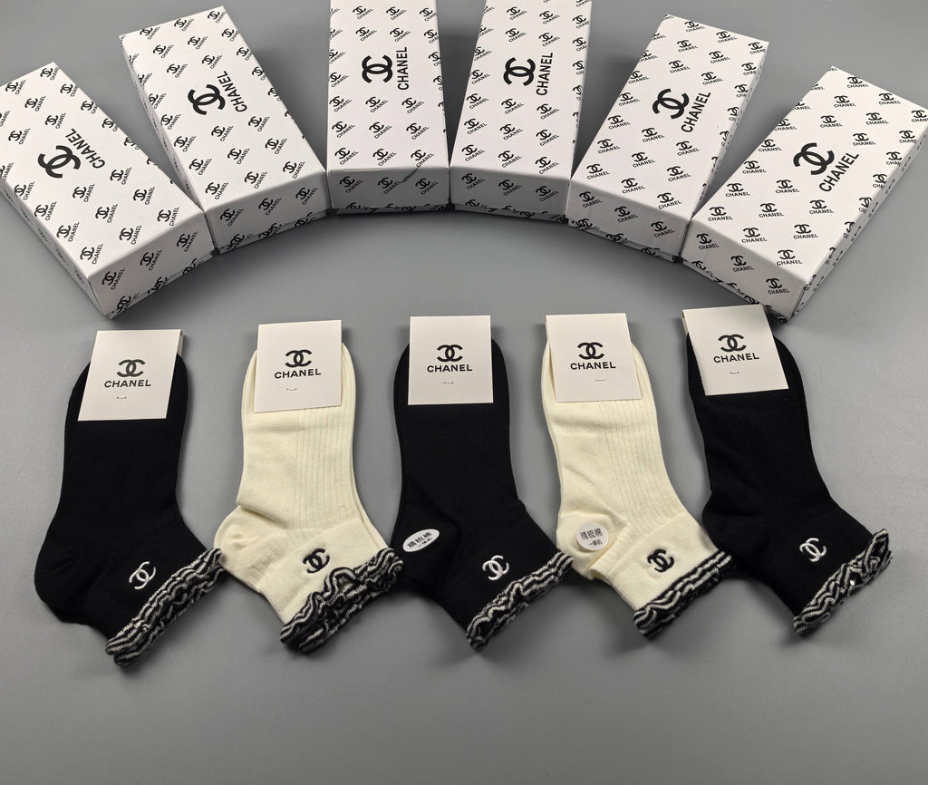 Chanel ruffled contrast cuff ankle socks - view 9