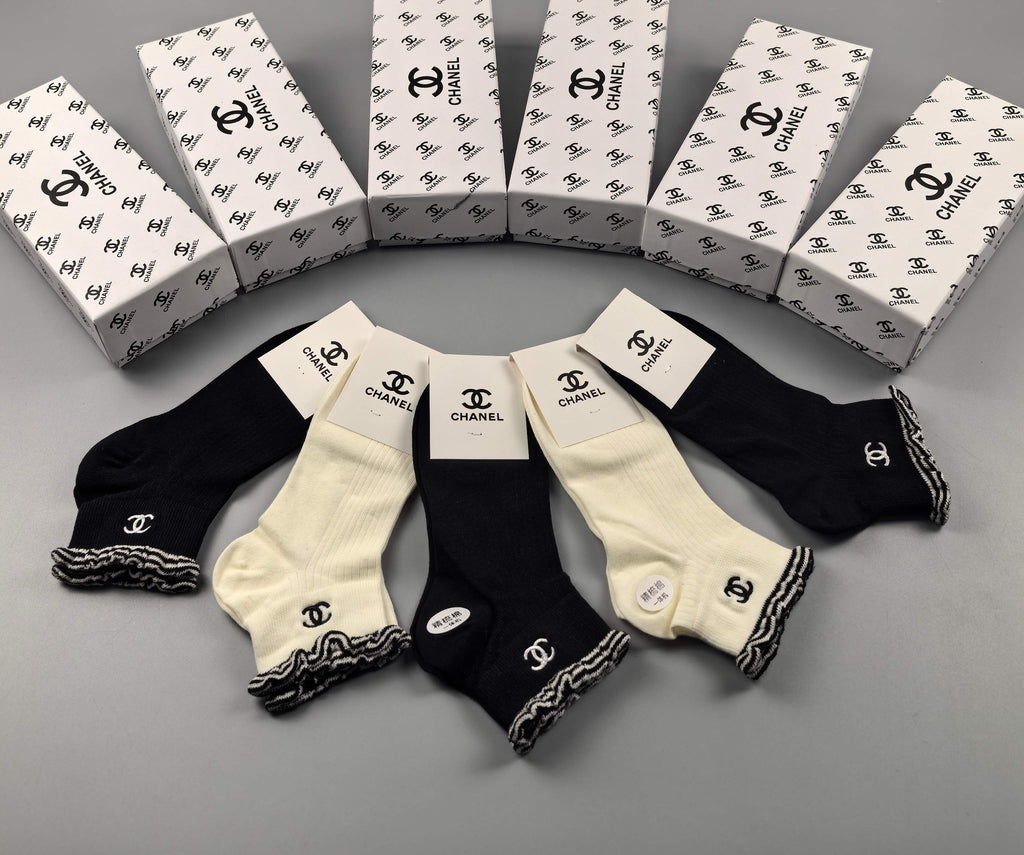 Chanel ruffled contrast cuff ankle socks - view 8