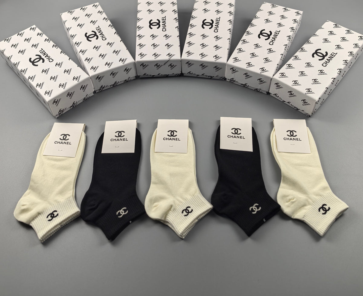 Chanel small emblem low cuff ankle socks - view 6