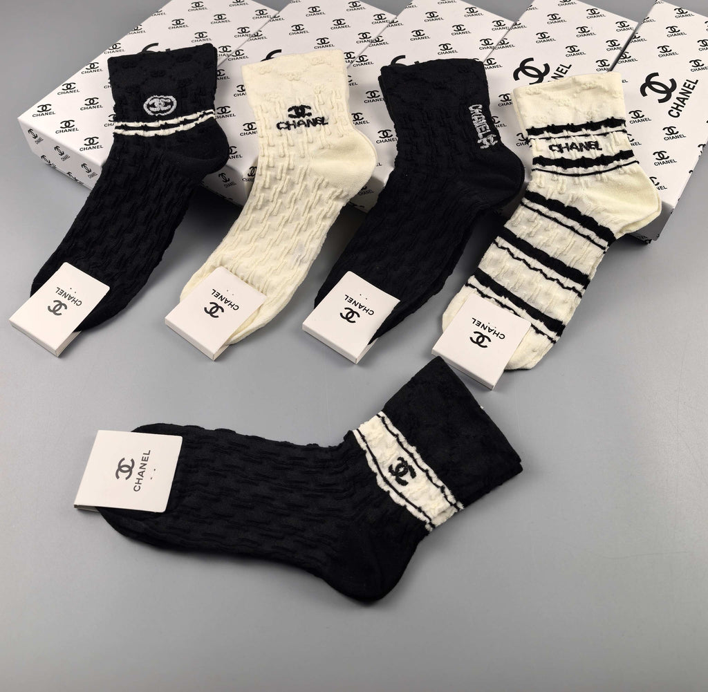 Chanel cable knit mixed stripes crew socks - view 4