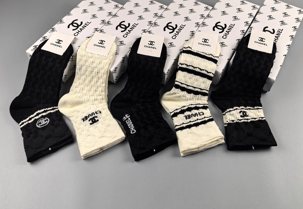 Chanel cable knit mixed stripes crew socks - view 6