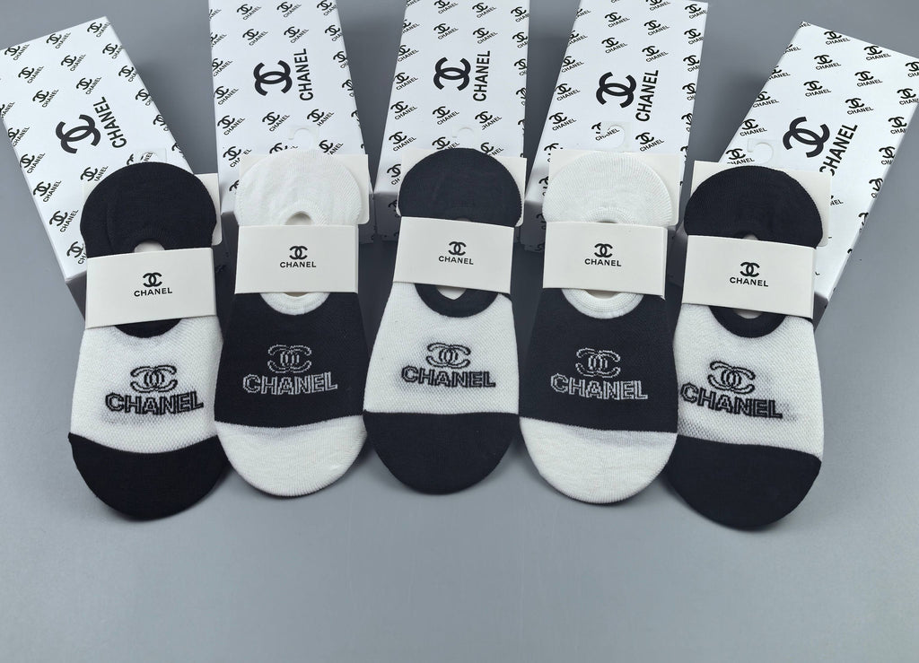 Chanel low cut large emblem ankle socks - view 2