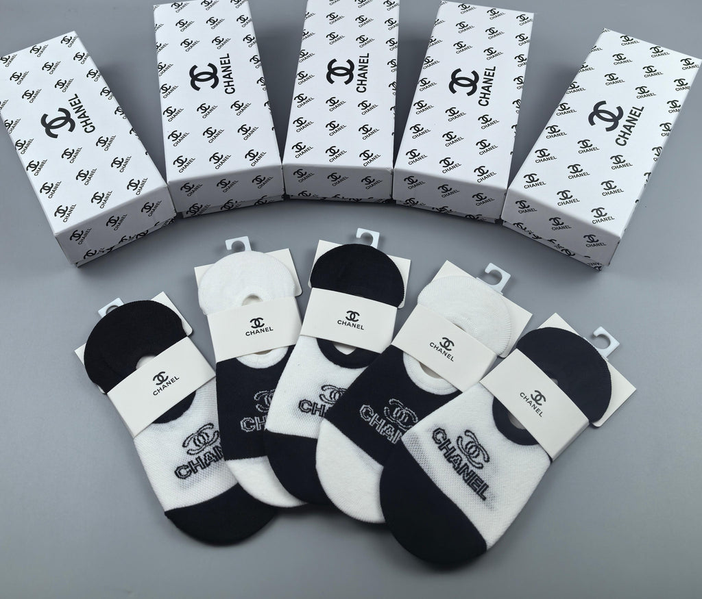 Chanel low cut large emblem ankle socks - view 3