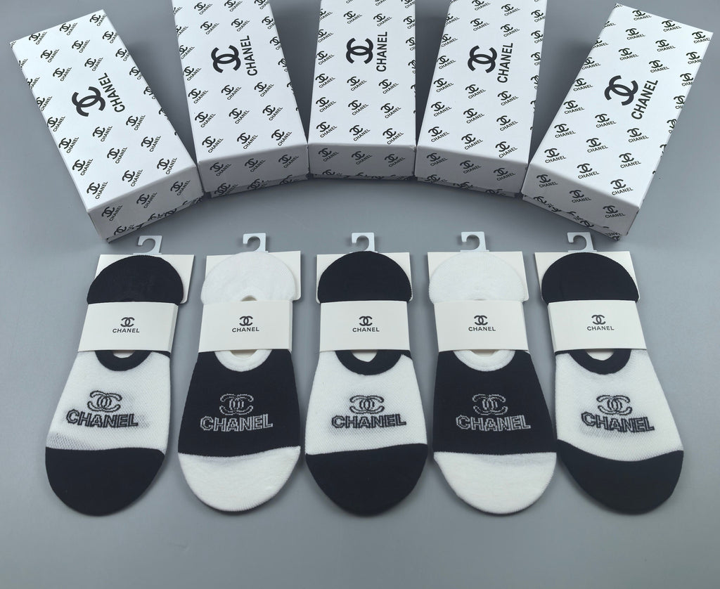 Chanel low cut large emblem ankle socks - view 9