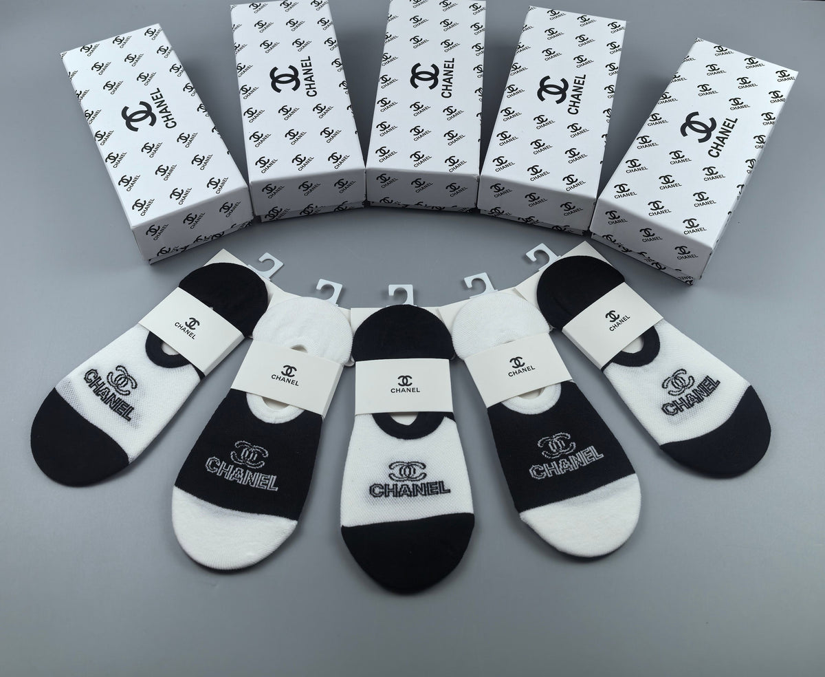 Chanel low cut large emblem ankle socks - view 7