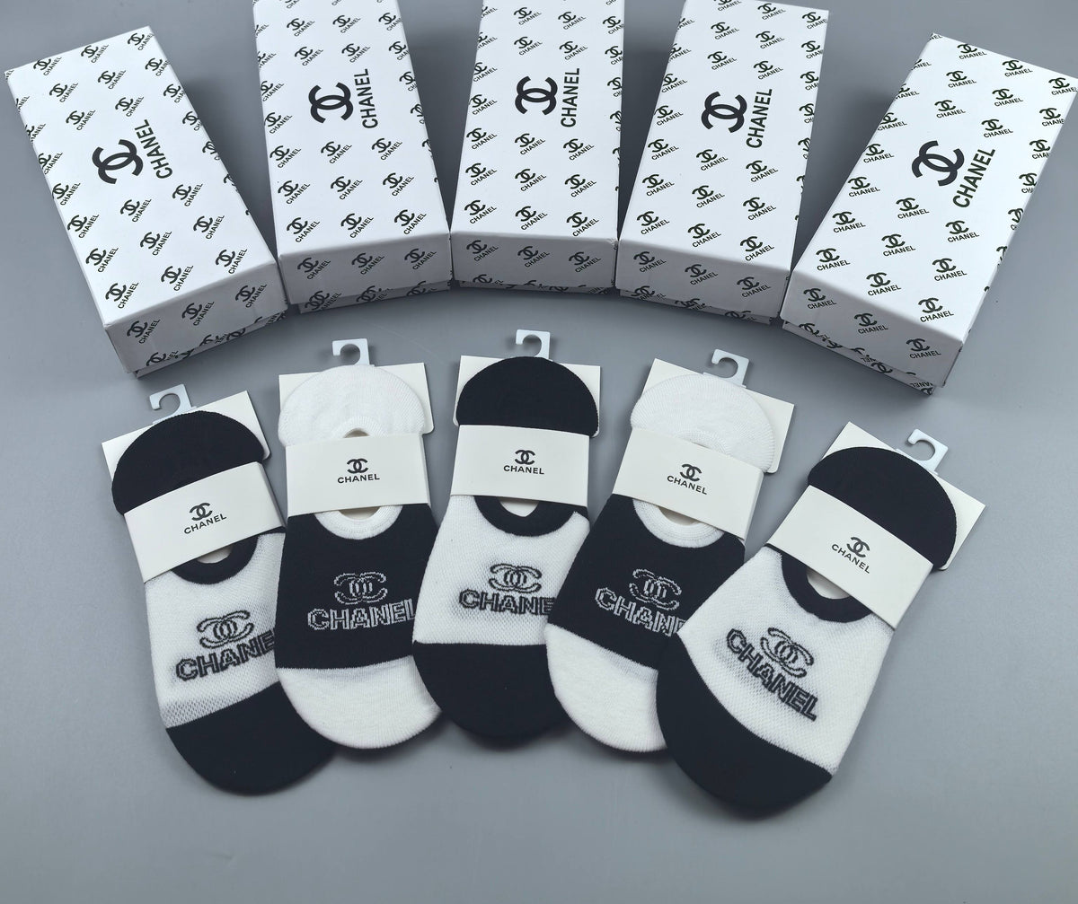 Chanel low cut large emblem ankle socks - view 8
