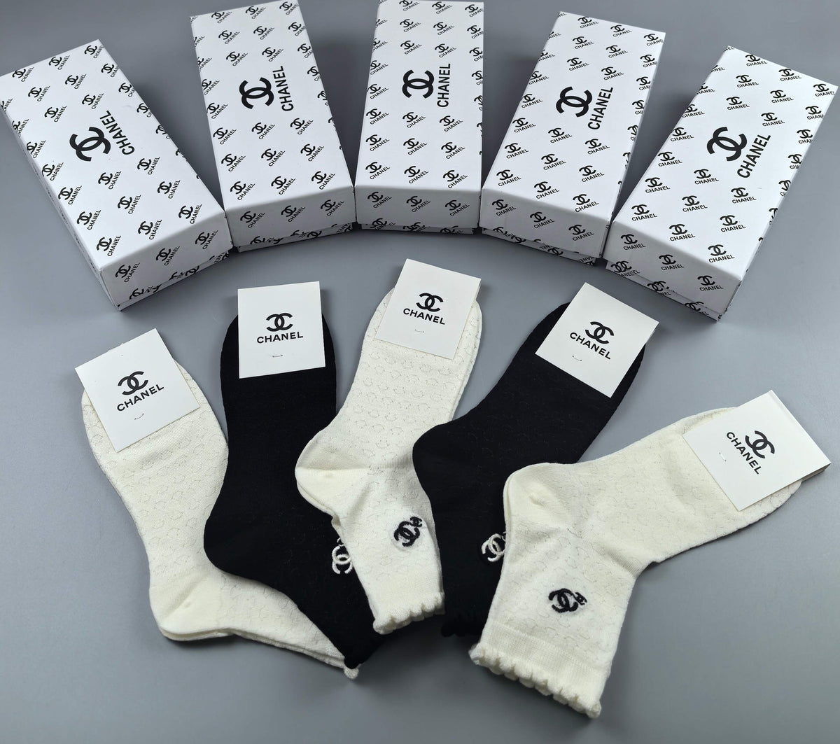 Chanel lace trim small emblem ankle socks - view 6