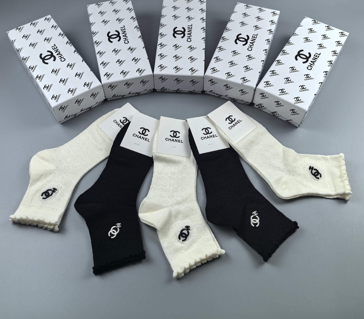 Chanel lace trim small emblem ankle socks - view 7