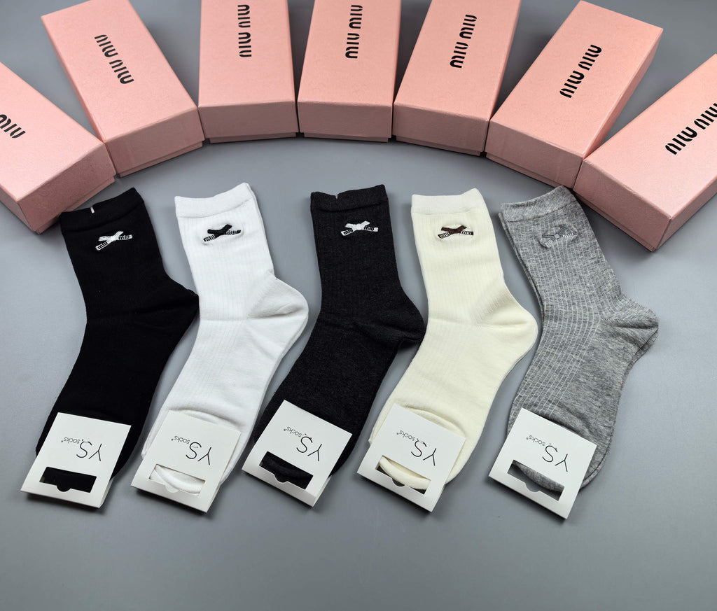 Miu Miu small bow accent crew socks, image 3