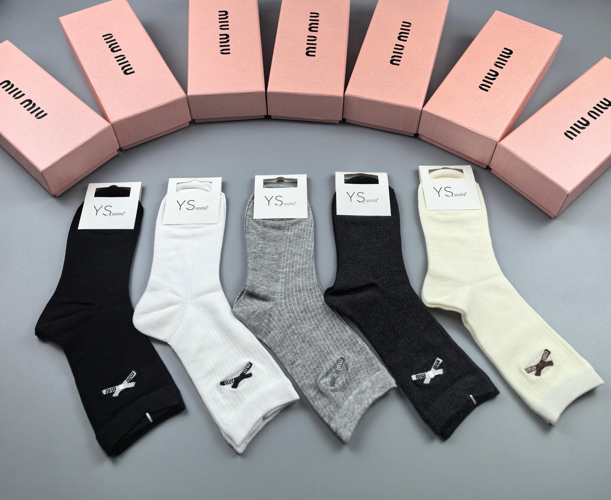 Miu Miu small bow accent crew socks, image 9