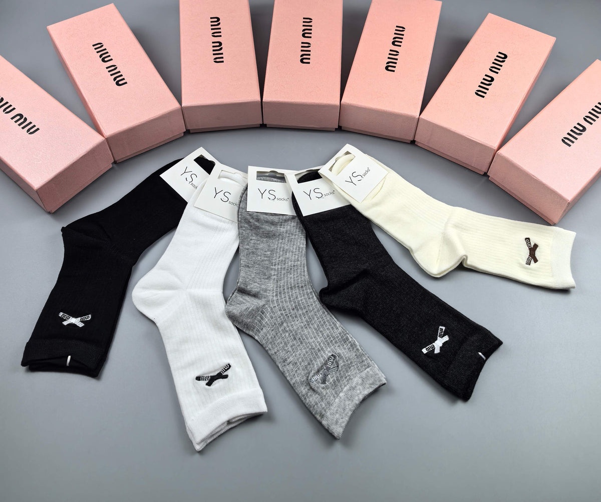 Miu Miu small bow accent crew socks, image 8