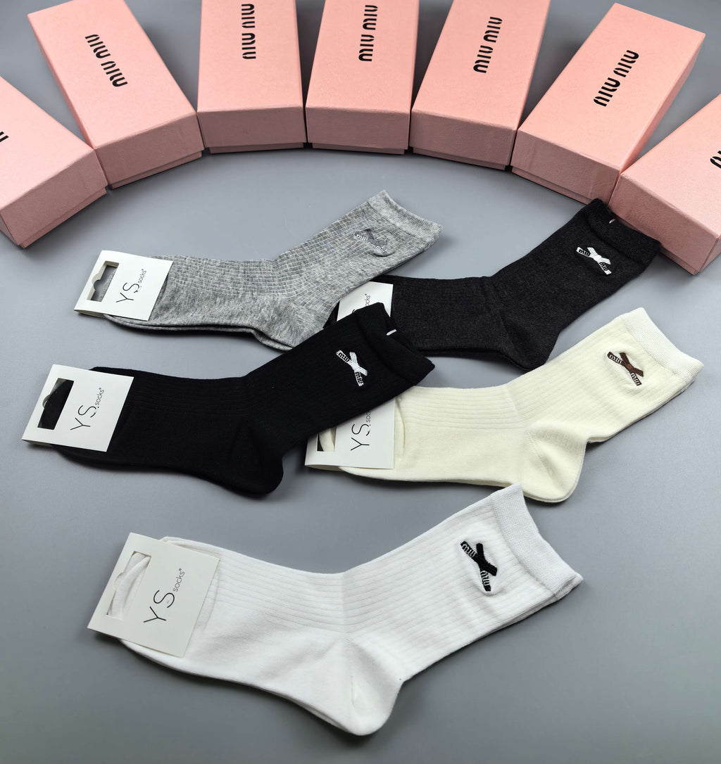 Miu Miu small bow accent crew socks, image 5