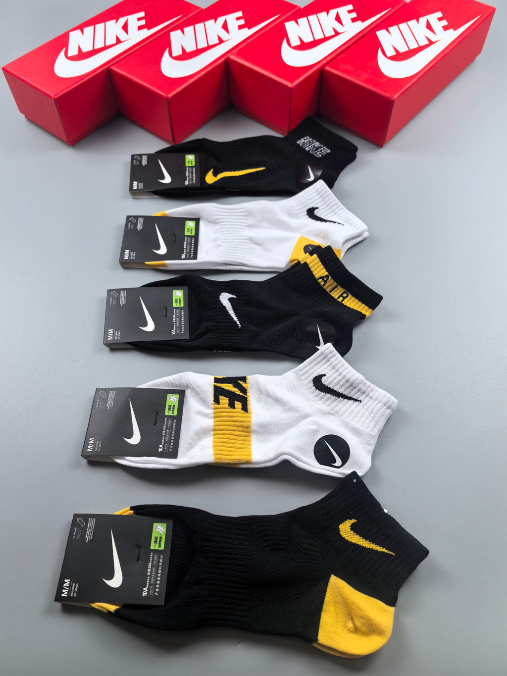 Nike yellow accent graphic ankle socks, image 1