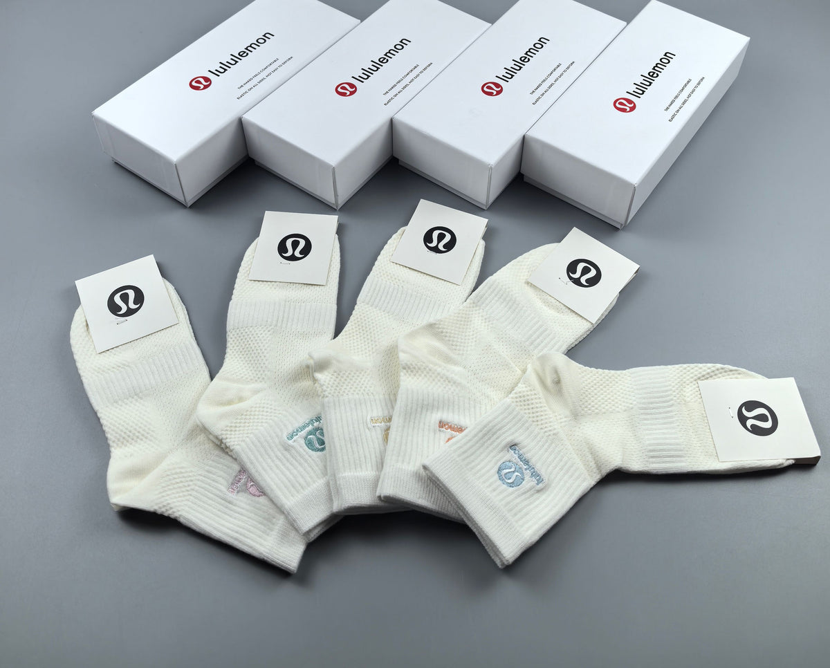 Lululemon white large cuff emblem crew socks - view 5