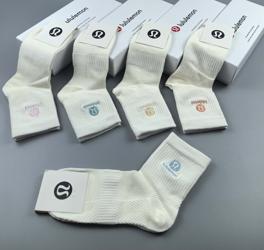 Lululemon white large cuff emblem crew socks - view 4