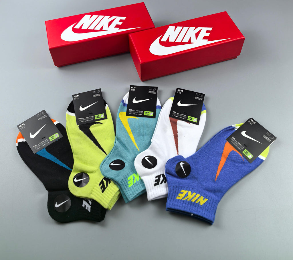 Nike vivid contrast logo ankle socks, image 4