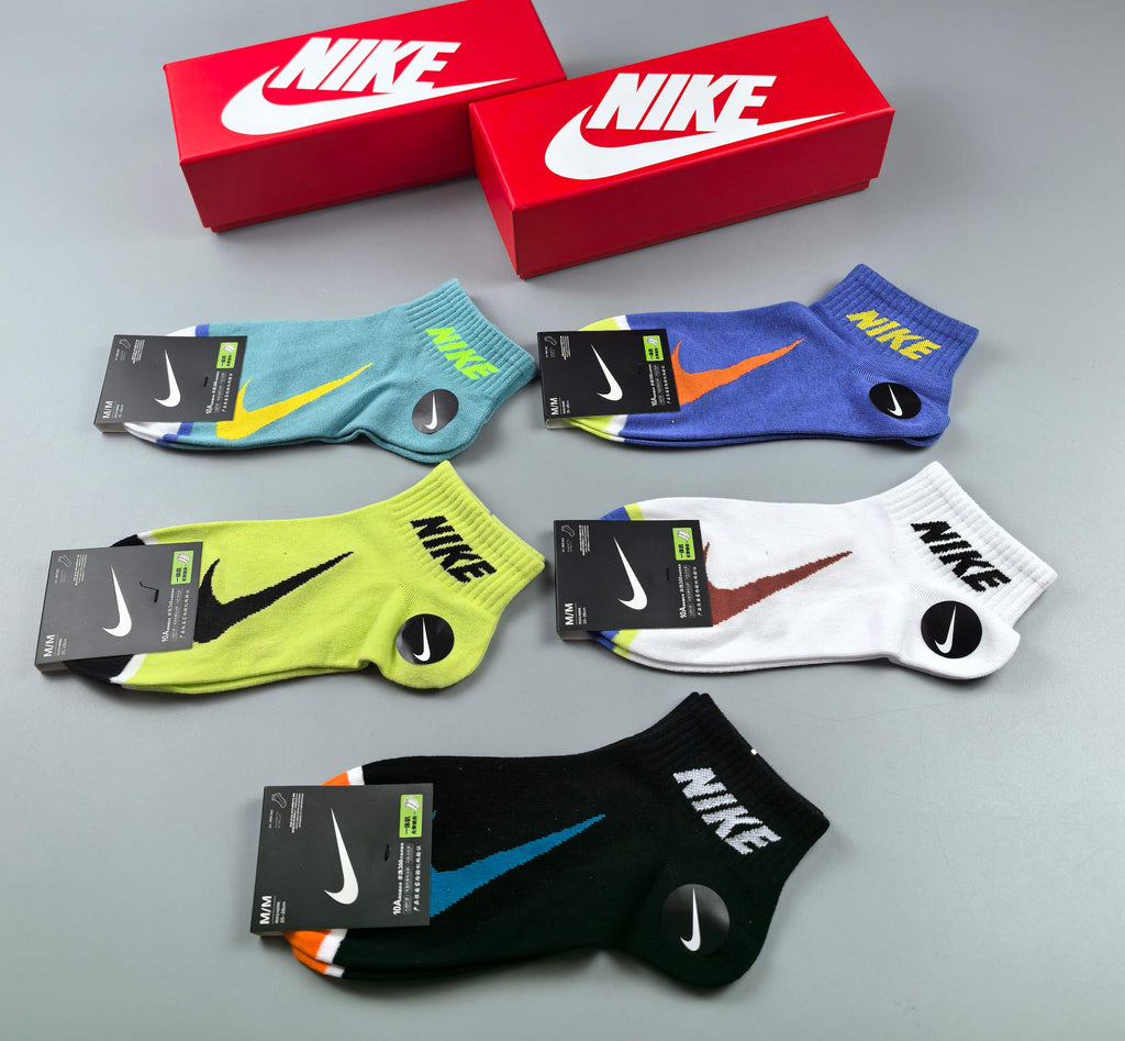 Nike vivid contrast logo ankle socks, image 3