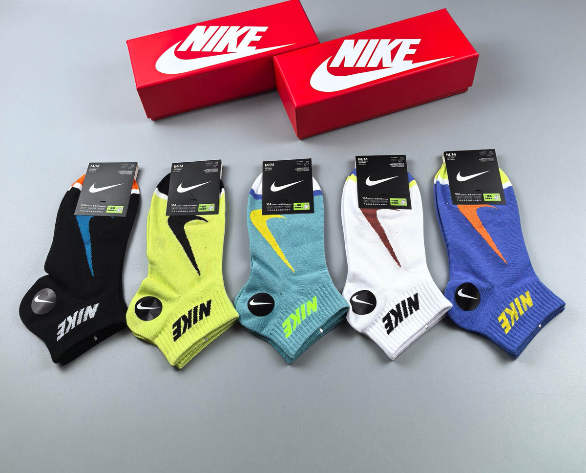 Nike vivid contrast logo ankle socks, image 5