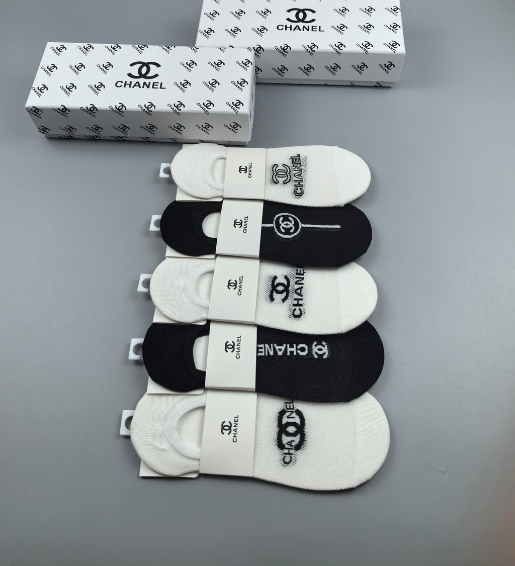 Chanel low cut mixed emblem ankle socks - view 2