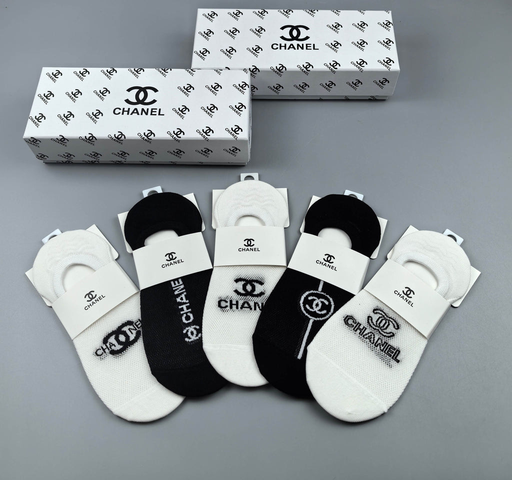 Chanel low cut mixed emblem ankle socks - view 5