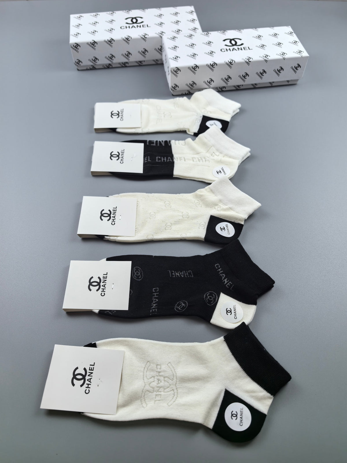 Chanel contrast heel small emblem ankle socks - view 1