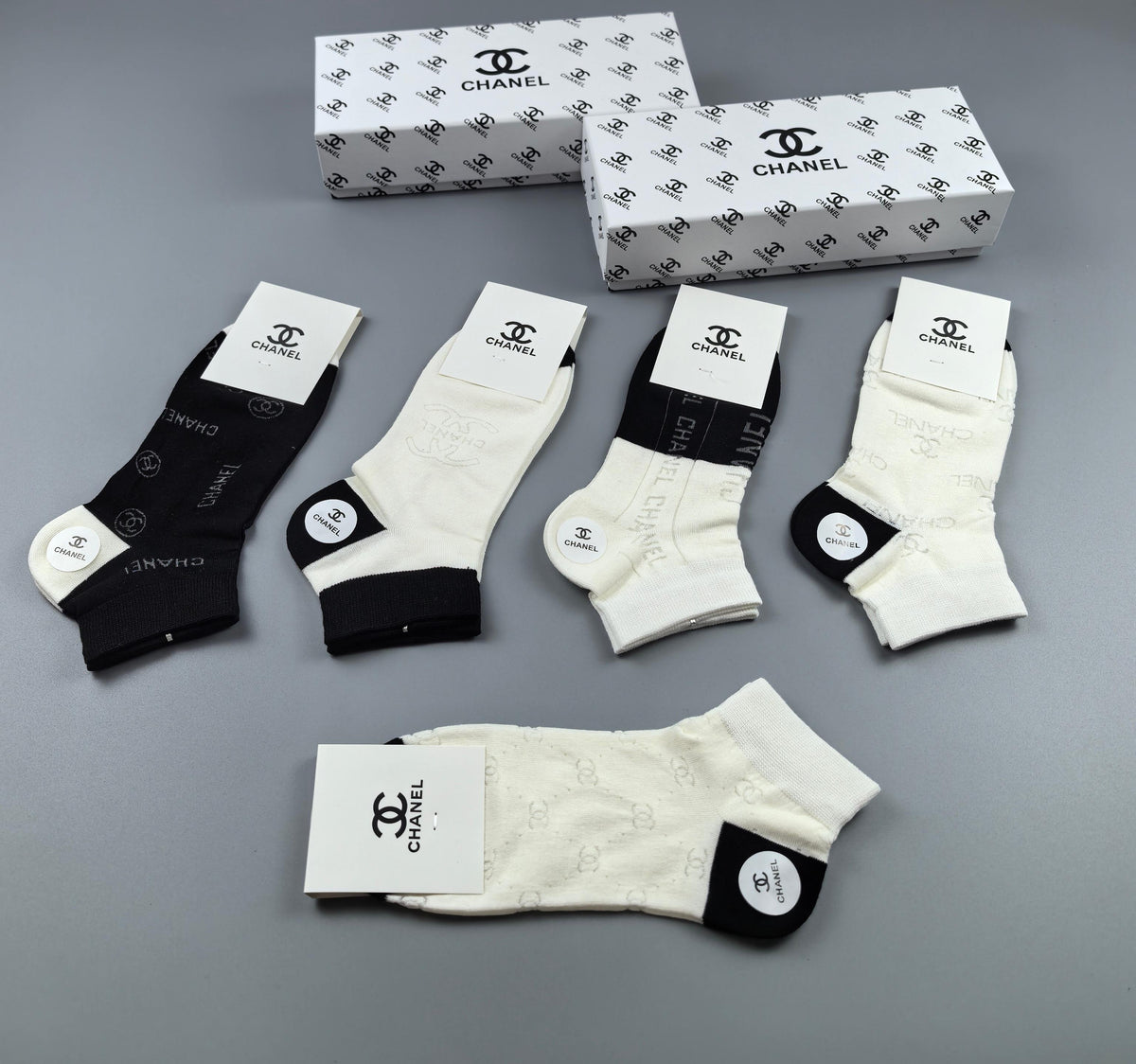 Chanel contrast heel small emblem ankle socks - view 2