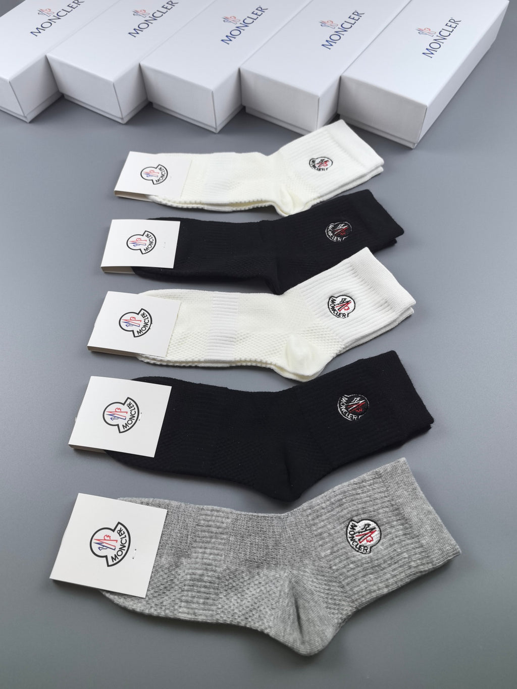 Moncler neutral ribbed small crest crew socks - view 9