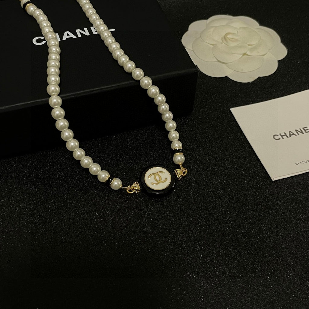 Chanel Interlocking C Pearl Necklace - album image 6