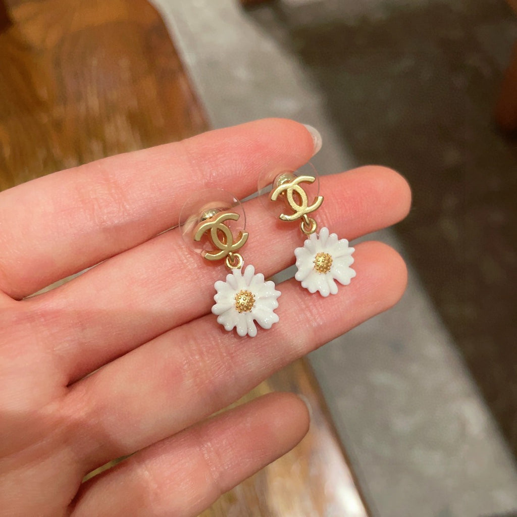 Chanel Interlocking C Camellia Earrings - album image 4