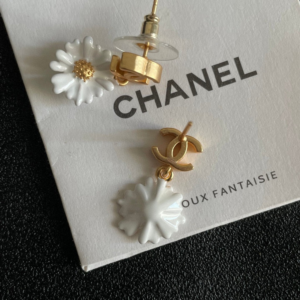 Chanel Interlocking C Camellia Earrings - album image 7