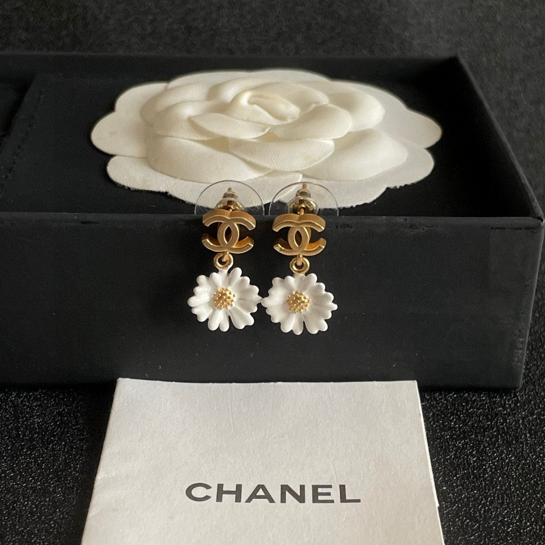 Chanel Interlocking C Camellia Earrings - album image 9