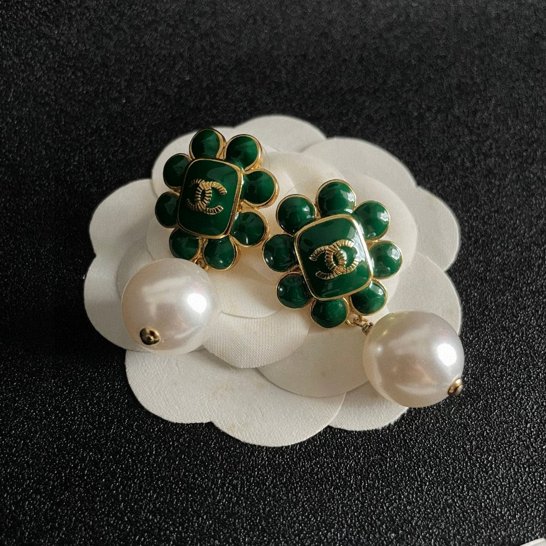 Chanel Interlocking C Pearl Earrings - album image 8