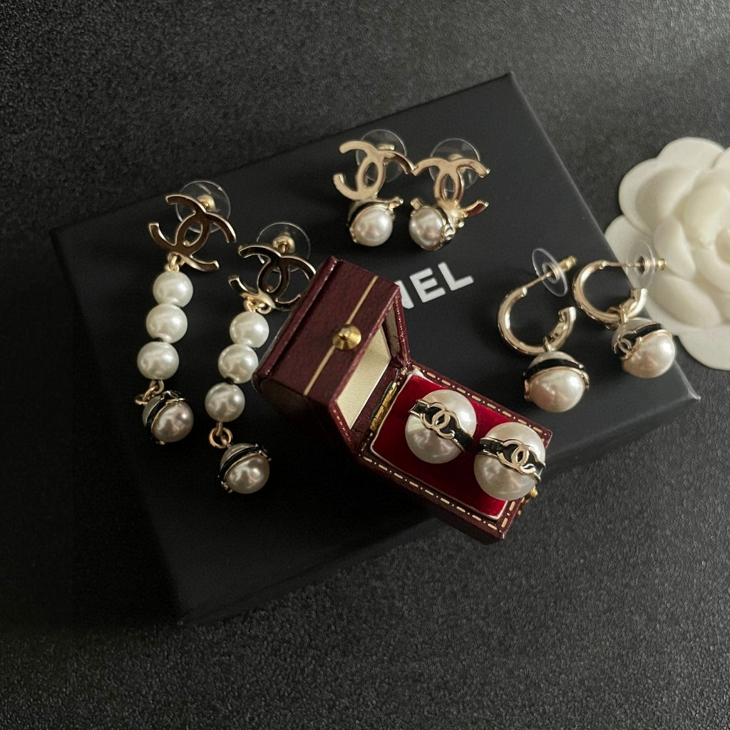 Chanel Interlocking C Pearl Earrings - album image 10