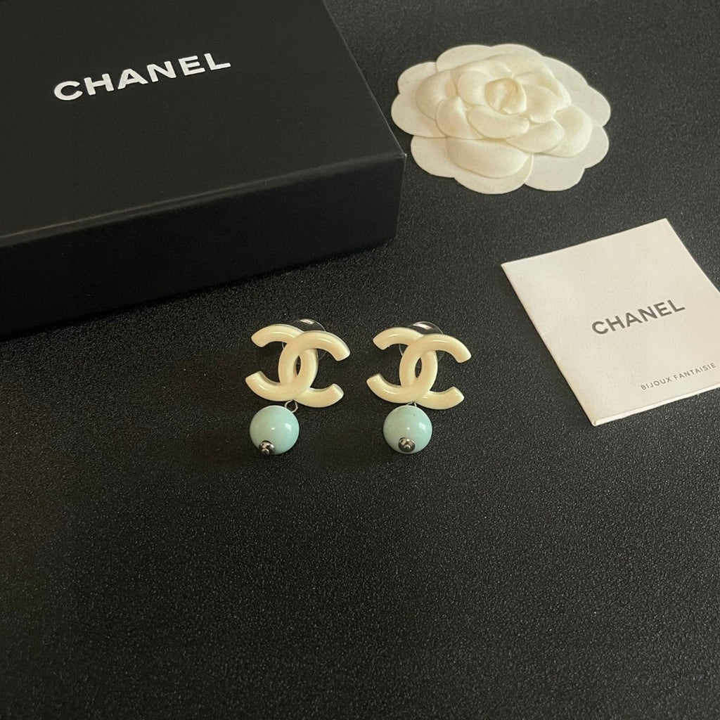 Chanel Interlocking C Pearl Earrings - album image 6