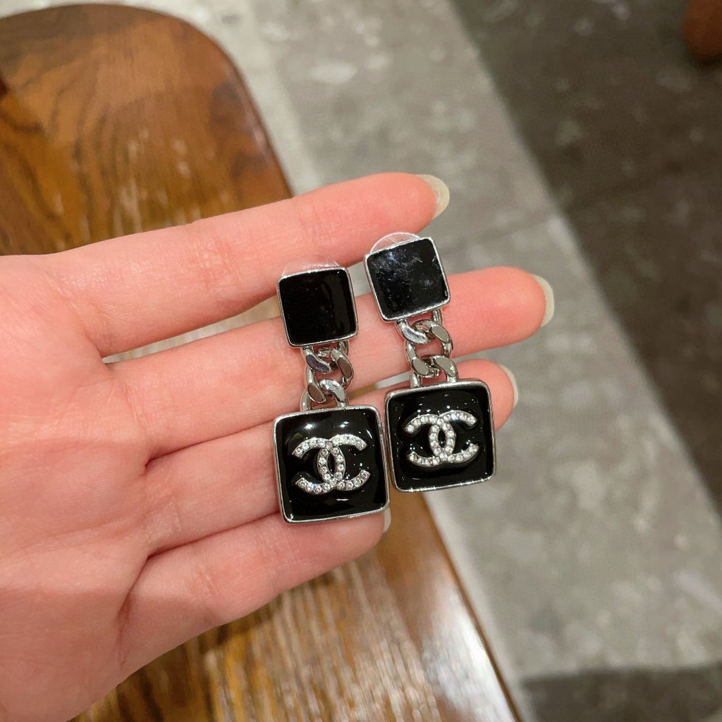 Chanel Interlocking C Chain Earrings - album image 4
