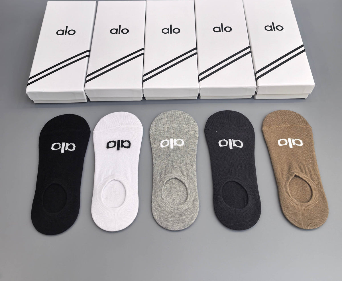 ALO Low Cut Socks with Logo Details in Neutral Colorways - image 2