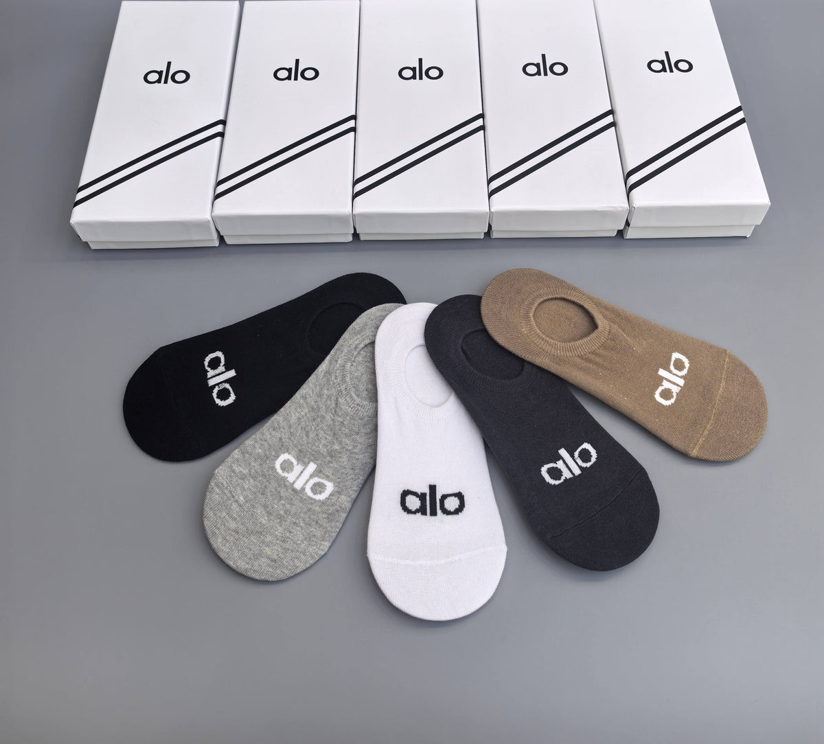ALO Low Cut Socks with Logo Details in Neutral Colorways - image 8