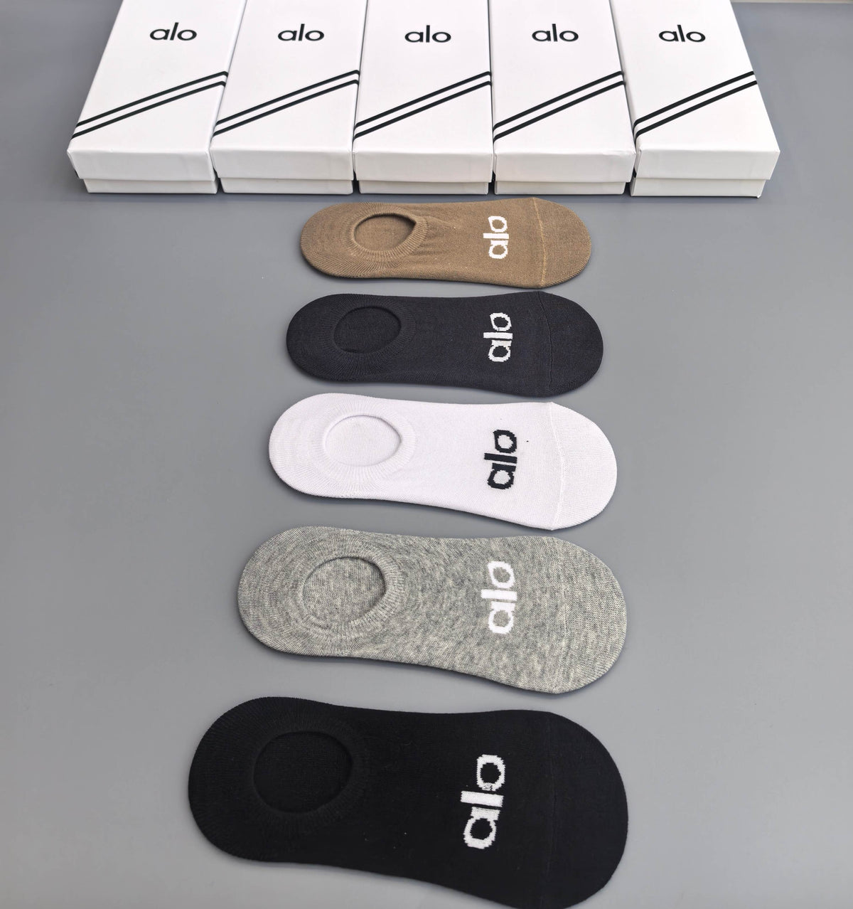 ALO Low Cut Socks with Logo Details in Neutral Colorways - image 9