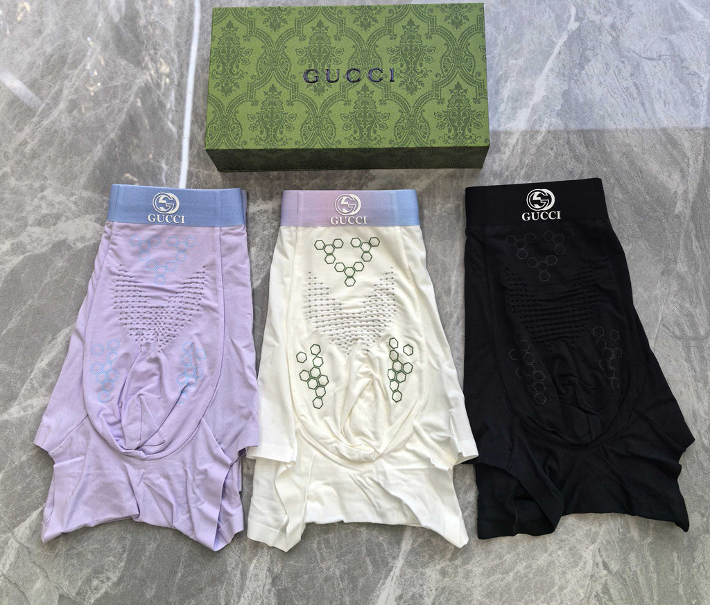 Gucci Boxed Underwear with colored lettering - 3-Piece Box - image 4