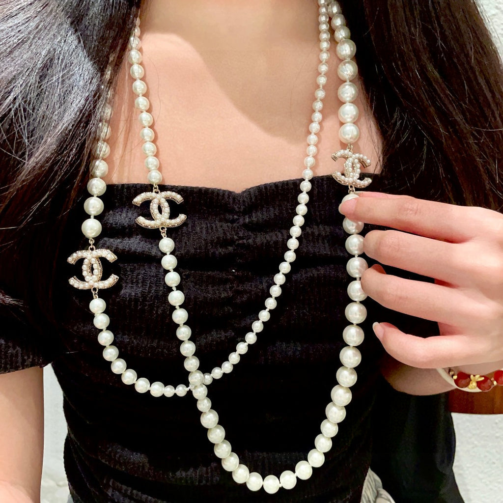 Chanel Interlocking C Pearl Necklace - album image 2